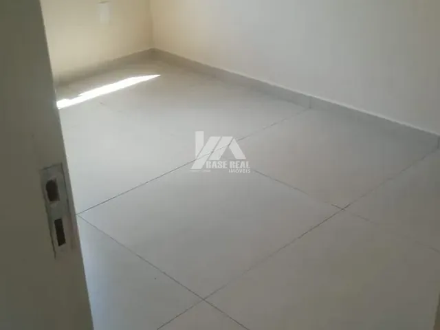 Casa com 150m² 3 quartos e 1 banheiro, à venda, no bairro Cará-cará em Ponta Grossa