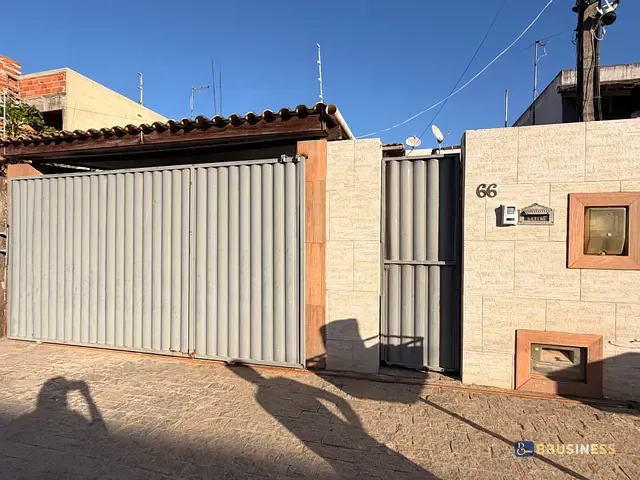 Casa 2 quartos e 3 banheiros, à venda, no bairro Vila Verde em Campos dos Goytacazes