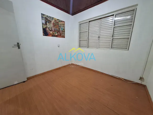 Casa com 250m² 3 quartos e 2 banheiros, à venda, no bairro Jardim Satélite em São José dos Campos