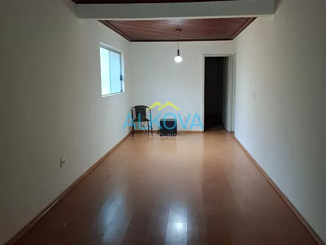 Casa com 250m² 3 quartos e 2 banheiros, à venda, no bairro Jardim Satélite em São José dos Campos