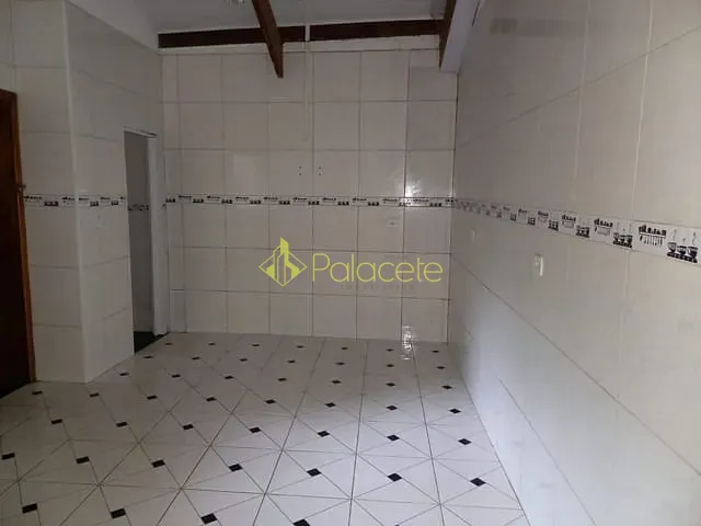 Casa com 375m² 2 quartos e 1 banheiro, à venda, no bairro Centro em Tremembé