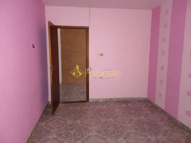 Casa com 375m² 2 quartos e 1 banheiro, à venda, no bairro Centro em Tremembé
