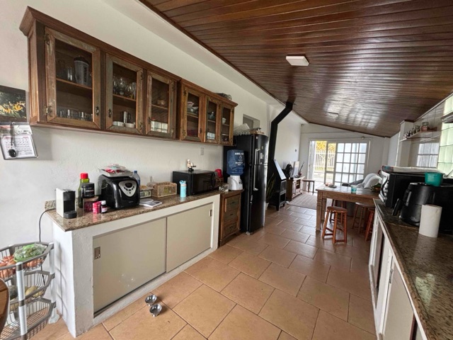 Casa 4 quartos e 1 banheiro, à venda, no bairro Laranjal em Pelotas