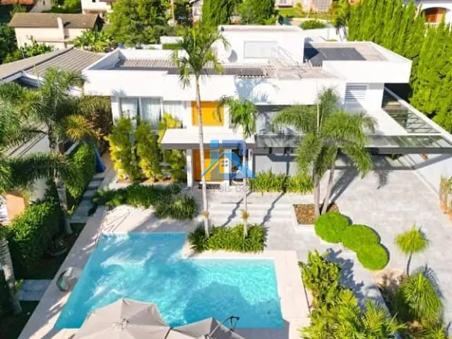 Casa com 1000m² 4 quartos e 6 banheiros, à venda, no bairro Parque das Laranjeiras em Itatiba