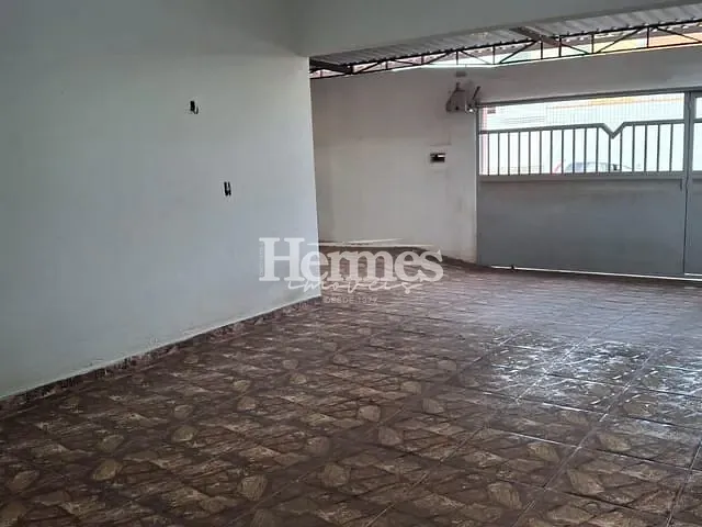 Casa com 250m² 2 quartos e 2 banheiros, à venda, no bairro Parque Bom Retiro em Paulínia