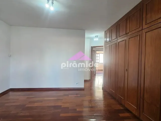 Casa com 500m² 4 quartos e 3 banheiros, para alugar, no bairro Jardim Esplanada em São José Dos Campos