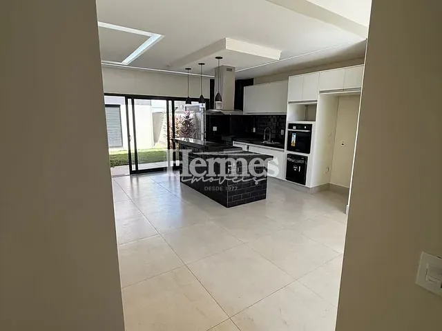 Casa com 300m² 3 quartos e 5 banheiros, à venda, no bairro Parque Brasil 500 em Paulínia