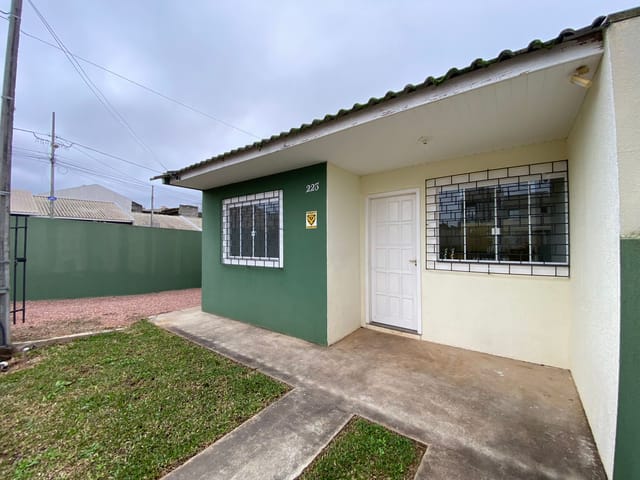 Locação - Casa com 2 quartos, 1 vaga de garagem, 65 m², Cará-Cará.