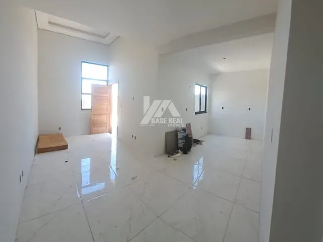 Casa com 160m² 3 quartos e 2 banheiros, à venda, no bairro Cará-cará em Ponta Grossa