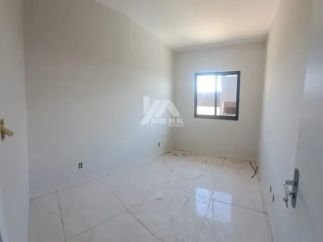 Casa com 160m² 3 quartos e 2 banheiros, à venda, no bairro Cará-cará em Ponta Grossa