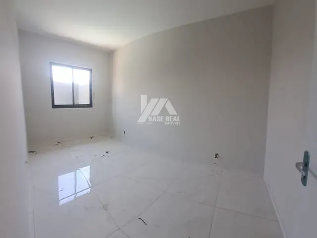 Casa com 160m² 3 quartos e 2 banheiros, à venda, no bairro Cará-cará em Ponta Grossa