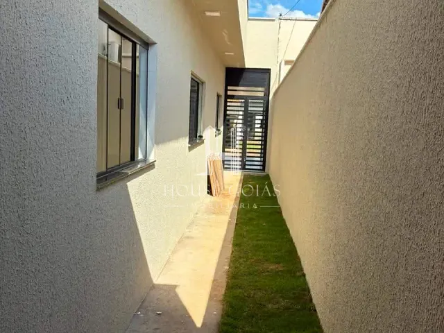 Casa com 250m² 3 quartos e 4 banheiros, à venda, no bairro Parque João Braz - Cidade Industrial em Goiânia