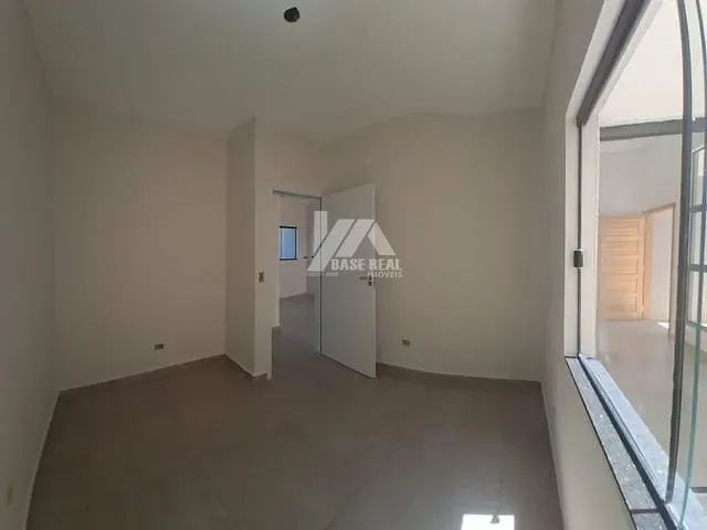Casa com 125m² 3 quartos e 1 banheiro, à venda, no bairro Cará-cará em Ponta Grossa