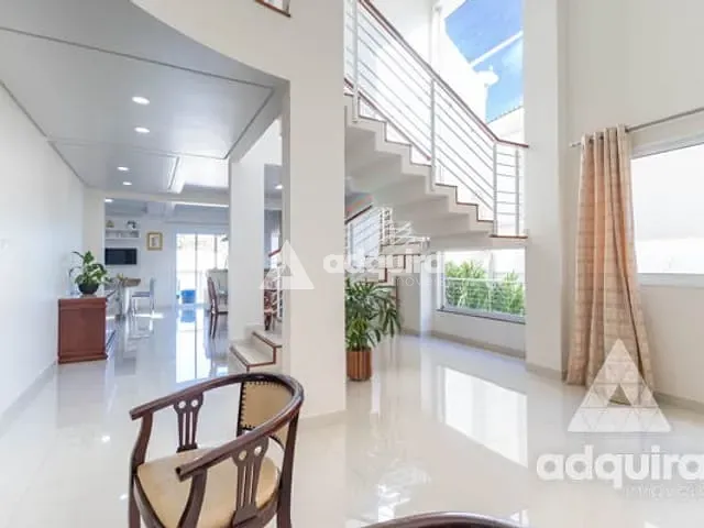 Casa com 405m² 4 quartos e 5 banheiros, à venda, no bairro Estrela em Ponta Grossa