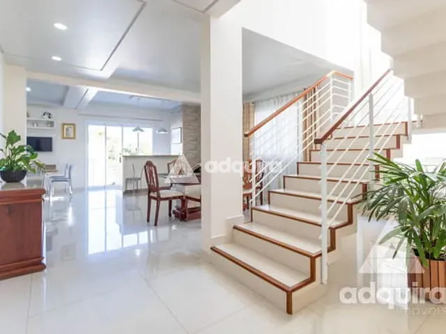 Casa com 405m² 4 quartos e 5 banheiros, à venda, no bairro Estrela em Ponta Grossa