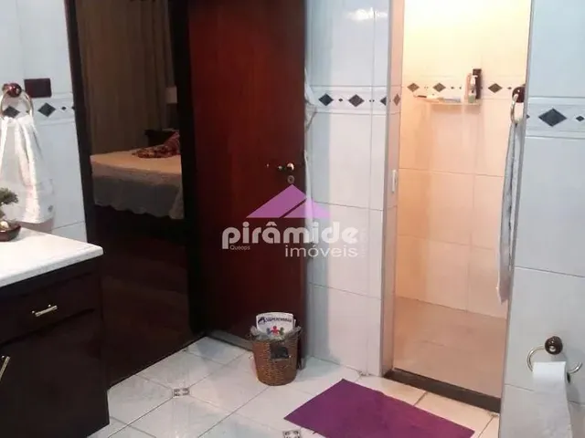 Casa com 196m² 3 quartos e 3 banheiros, à venda, no bairro Vera Cruz em Caçapava