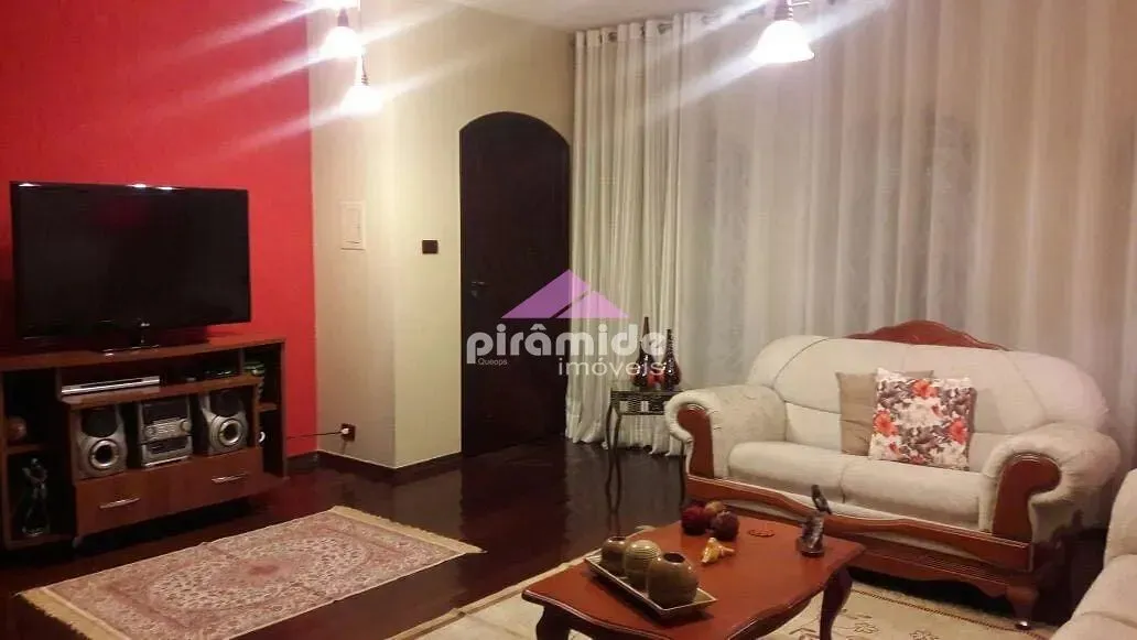 Casa, 3 quartos, 259 m² - Foto 2