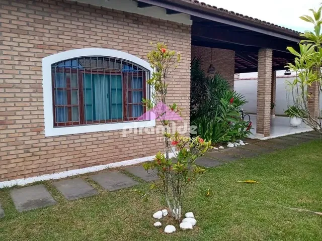 Casa com 1075m² 6 quartos e 5 banheiros, à venda, no bairro Praia das Palmeiras em Caraguatatuba