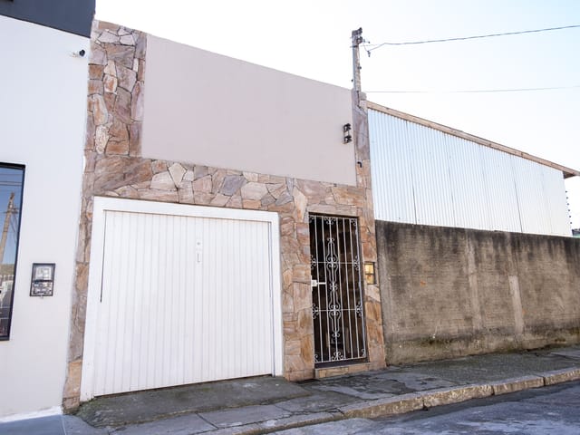 Casa com 259m² 2 quartos e 1 banheiro, à venda, no bairro Centro em Pelotas