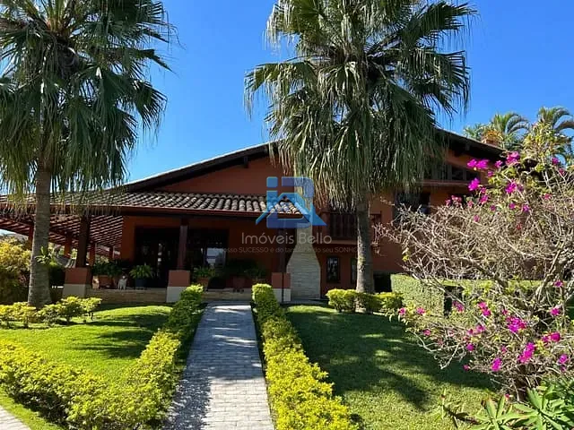 Casa com 1000m² 4 quartos e 3 banheiros, à venda, no bairro Parque das Laranjeiras em Itatiba