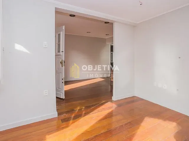 Casa para alugar, no bairro Auxiliadora em Porto Alegre