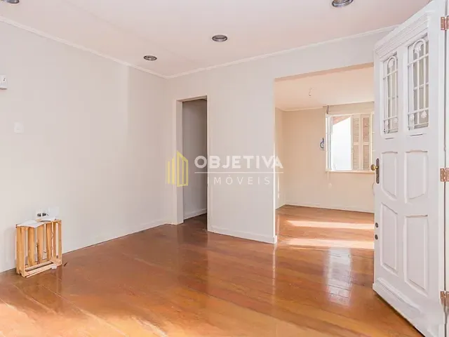 Casa para alugar, no bairro Auxiliadora em Porto Alegre