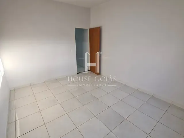 Casa 2 quartos e 1 banheiro, à venda, no bairro Setor Maysa em Trindade