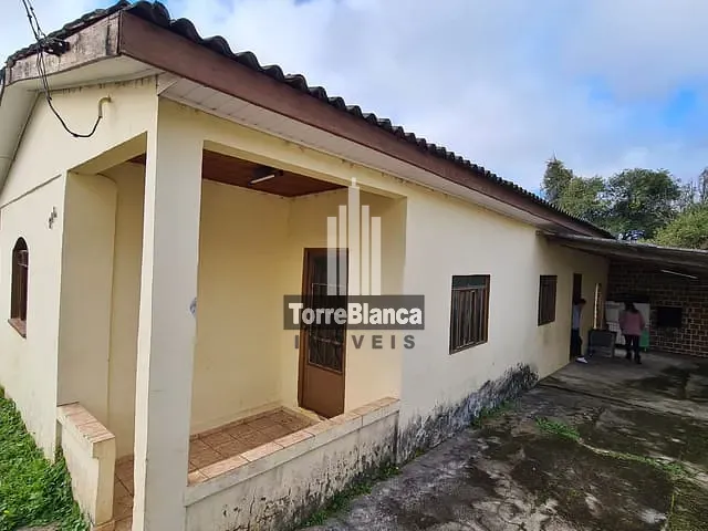 Casa com 660m² 3 quartos e 1 banheiro, à venda, no bairro Uvaranas em Ponta Grossa