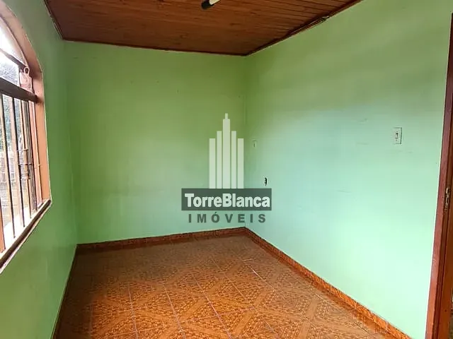 Casa com 660m² 3 quartos e 1 banheiro, à venda, no bairro Uvaranas em Ponta Grossa