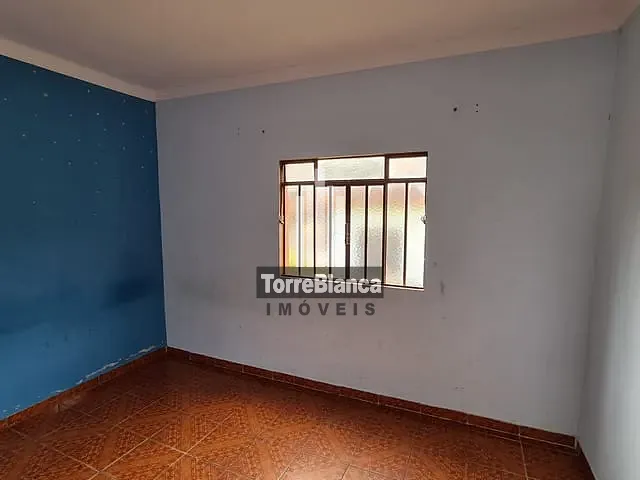 Casa com 660m² 3 quartos e 1 banheiro, à venda, no bairro Uvaranas em Ponta Grossa