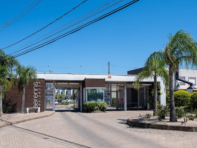 Casa 3 quartos e 2 banheiros, à venda, no bairro Areal em Pelotas