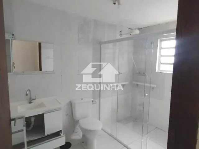 Casa com 180m² 2 quartos e 2 banheiros, para alugar, no bairro Novo Osasco em Osasco