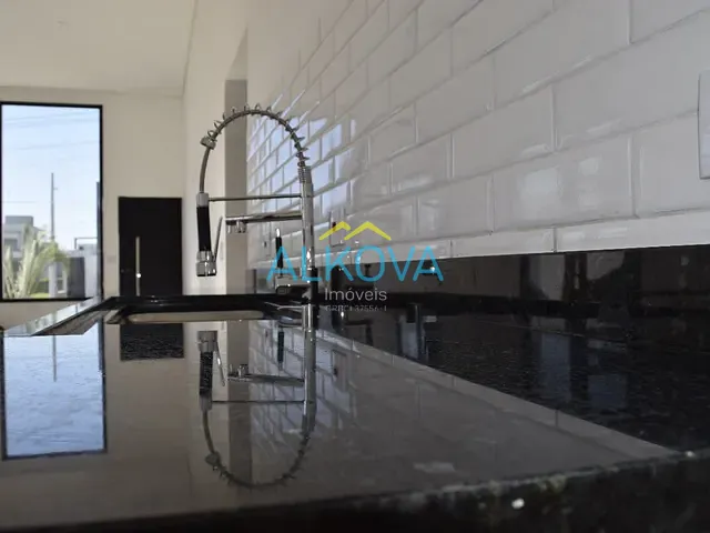 Casa com 250m² 3 quartos e 3 banheiros, à venda, no bairro Residencial Colinas em Caçapava