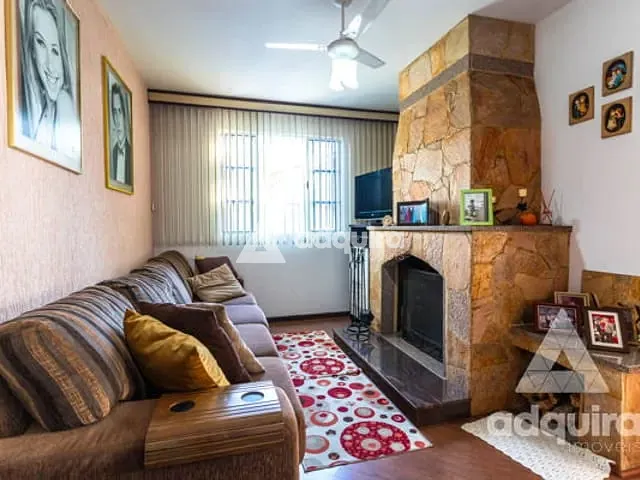 Casa com 825m² 3 quartos e 3 banheiros, à venda, no bairro Uvaranas em Ponta Grossa