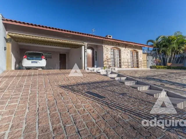 Casa com 825m² 3 quartos e 3 banheiros, à venda, no bairro Uvaranas em Ponta Grossa