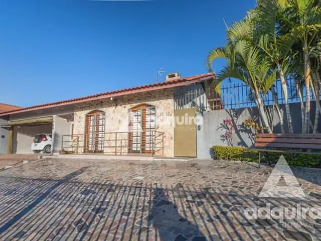 Casa com 825m² 3 quartos e 3 banheiros, à venda, no bairro Uvaranas em Ponta Grossa
