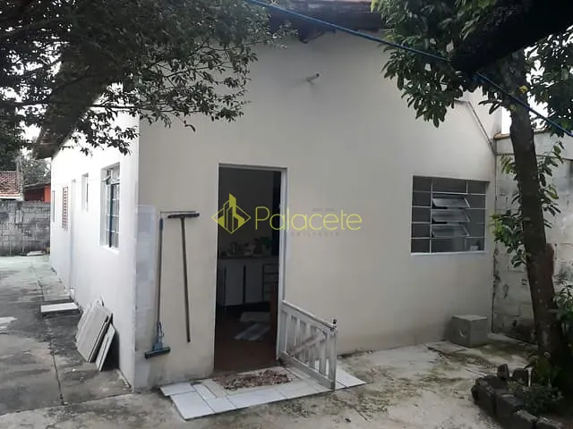 Casa com 250m² 2 quartos e 1 banheiro, à venda, no bairro Conjunto Residencial Araretama em Pindamonhangaba