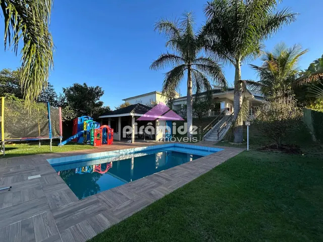 Casa com 1000m² 3 quartos e 4 banheiros, à venda, no bairro Jacareí em Jacareí