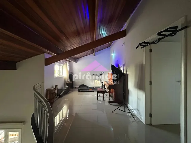 Casa com 1000m² 3 quartos e 4 banheiros, à venda, no bairro Jacareí em Jacareí