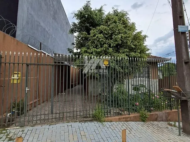 Casa 2 quartos e 3 banheiros, à venda, no bairro Centro em Ponta Grossa