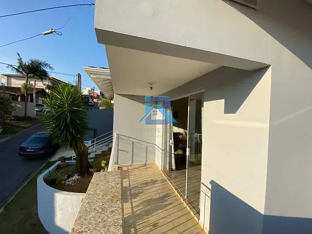 Casa com 300m² 3 quartos e 3 banheiros, para alugar, no bairro Residencial Fazenda Serrinha em Itatiba