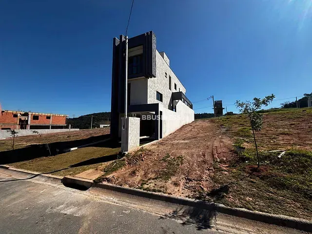 Casa com 125m² 3 quartos e 3 banheiros, à venda, no bairro Jardim Atalaia em Cotia