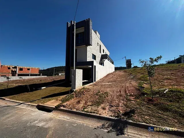 Casa com 125m² 3 quartos e 3 banheiros, à venda, no bairro Jardim Atalaia em Cotia