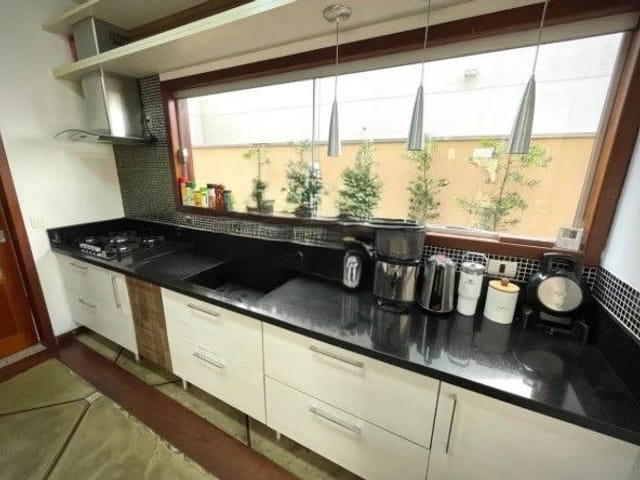 Casa com 270m² 3 quartos e 1 banheiro, à venda, no bairro Urbanova em São José dos Campos