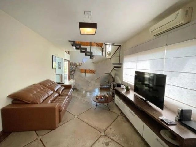 Casa com 270m² 3 quartos e 1 banheiro, à venda, no bairro Urbanova em São José dos Campos