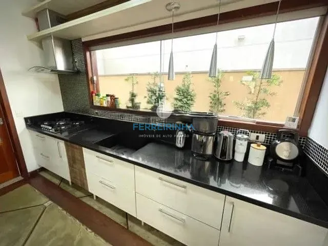 Casa com 270m² 3 quartos e 1 banheiro, à venda, no bairro Urbanova em São José dos Campos