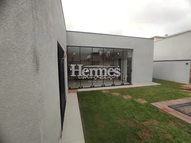 Casa com 300m² 3 quartos e 4 banheiros, à venda, no bairro Cascata em Paulínia