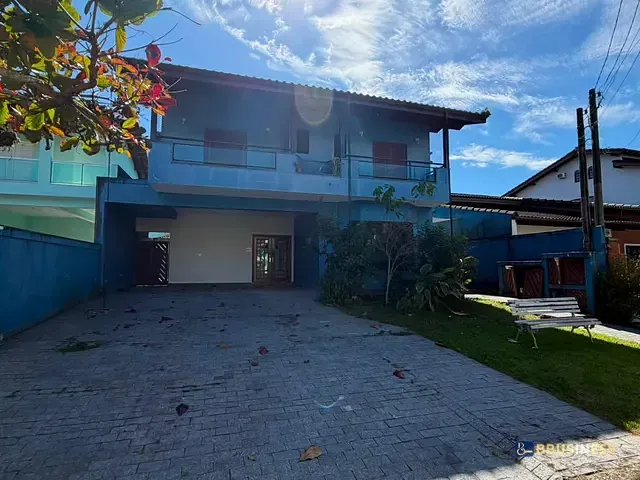Casa 4 quartos e 5 banheiros, à venda, no bairro Maitinga em Bertioga