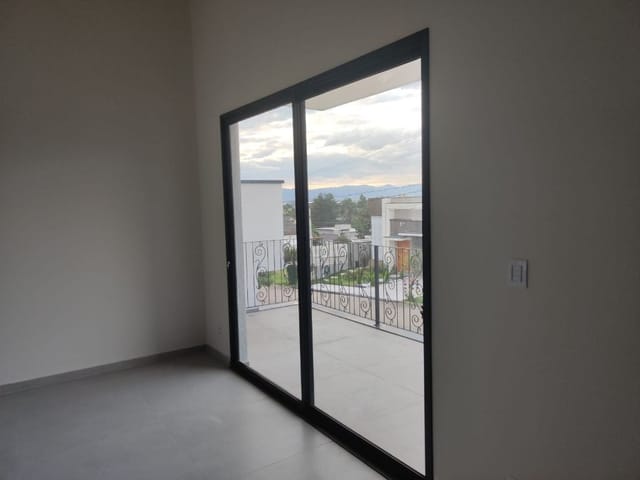 Foto do Casa - Casa com 3 dormitórios, 200 m² - venda por R$ 1.300.000,00 ou aluguel por R$ 6.920,00/mês - Condomínio Terras do Vale - Caçapava/SP | INDEPENDENCE NEGOCIOS IMOBILIARIOS LTDA