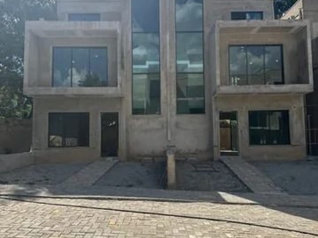 Casa com 160m² 3 quartos e 4 banheiros, à venda, no bairro Granja Viana em Cotia